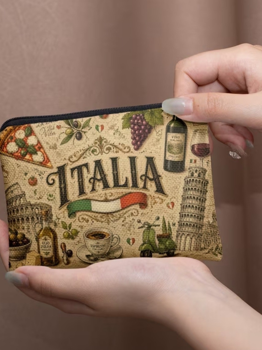 Italia Themed Zip Pouch Wallet in Beige with Green & Red Accents